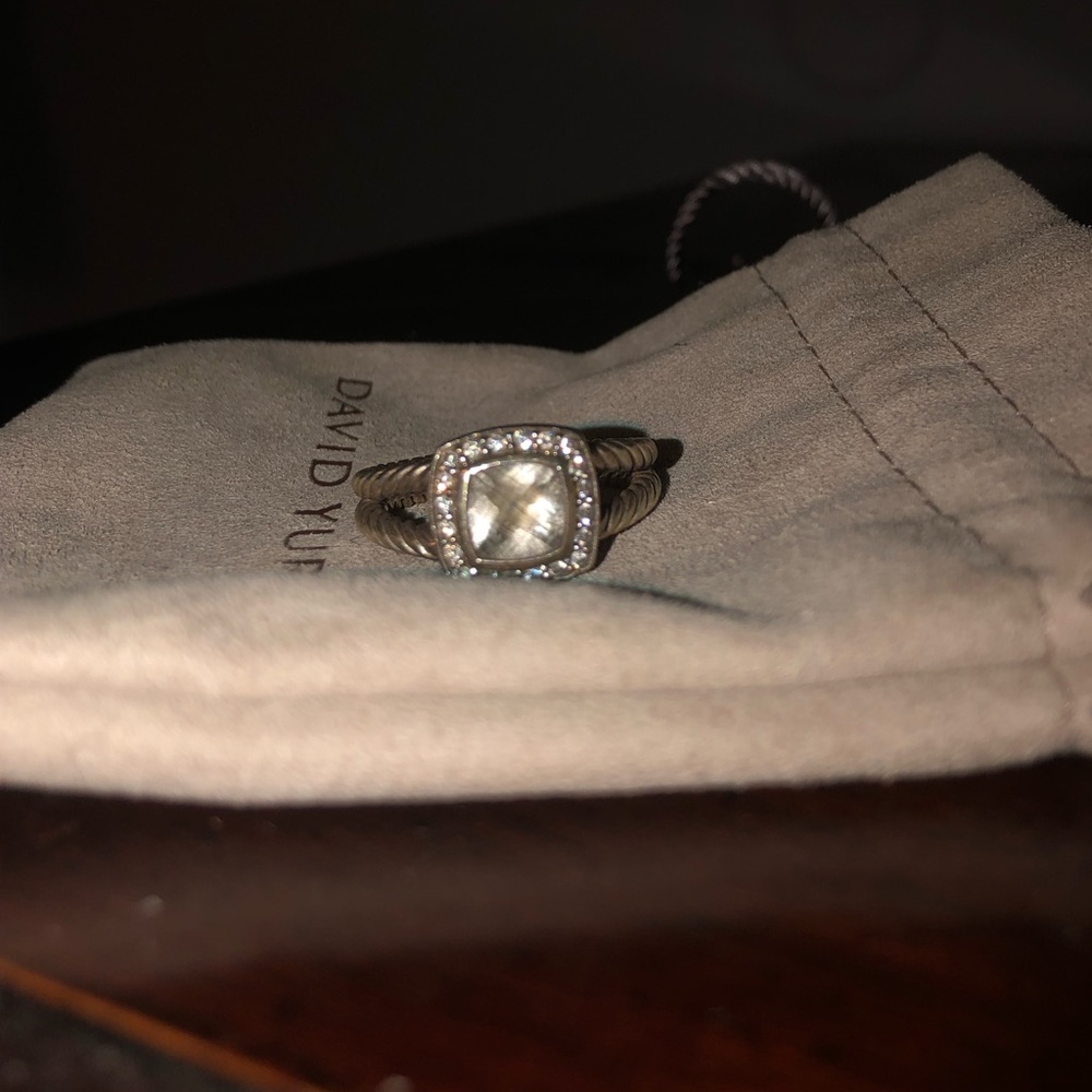 Size 8 David Yurman white topaz petite Albion ring